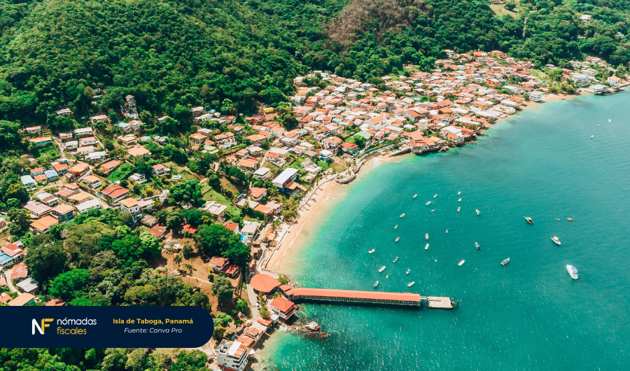 Playa y costa de Isla Taboga en Panamá – destino tropical con beneficios fiscales para nómadas digitales y empresas offshore