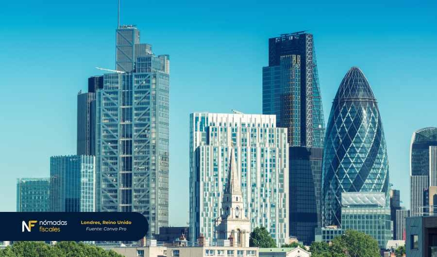 Horizonte de Londres con monumentos históricos – muestra las reformas fiscales del Reino Unido y los cambios en el régimen non-dom para expatriados