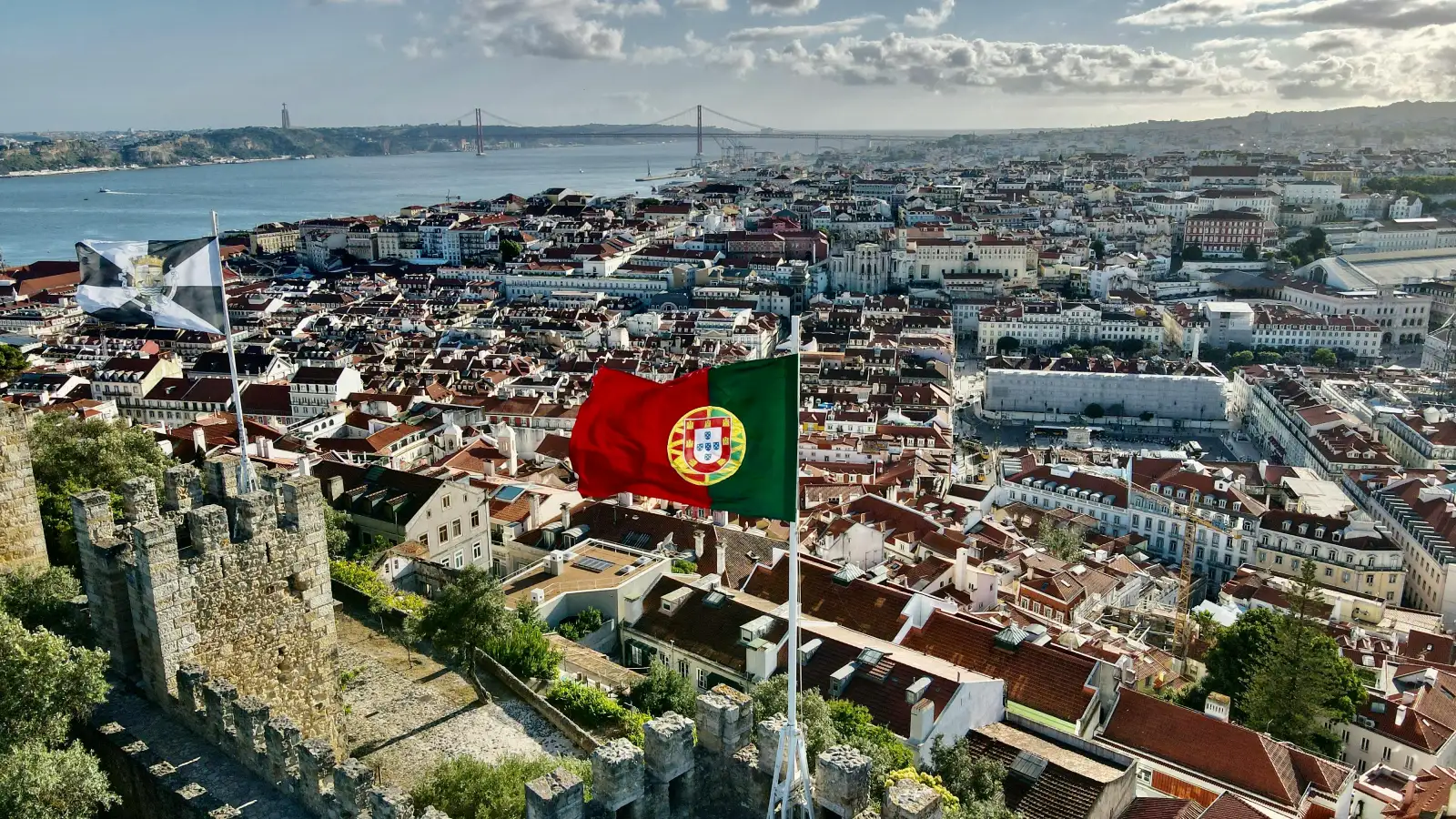 Vista aérea de Lisboa en Portugal para expatriados y nómadas fiscales